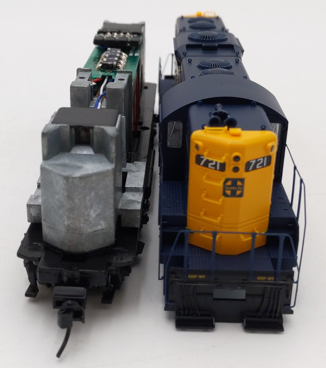 Proto 2000 23696 HO Scale Santa Fe GP9 Diesel Locomotive #721 EX/Box