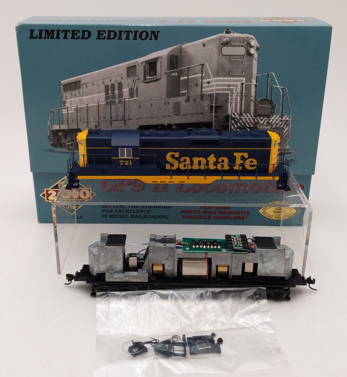 Proto 2000 23696 HO Scale Santa Fe GP9 Diesel Locomotive #721 EX/Box