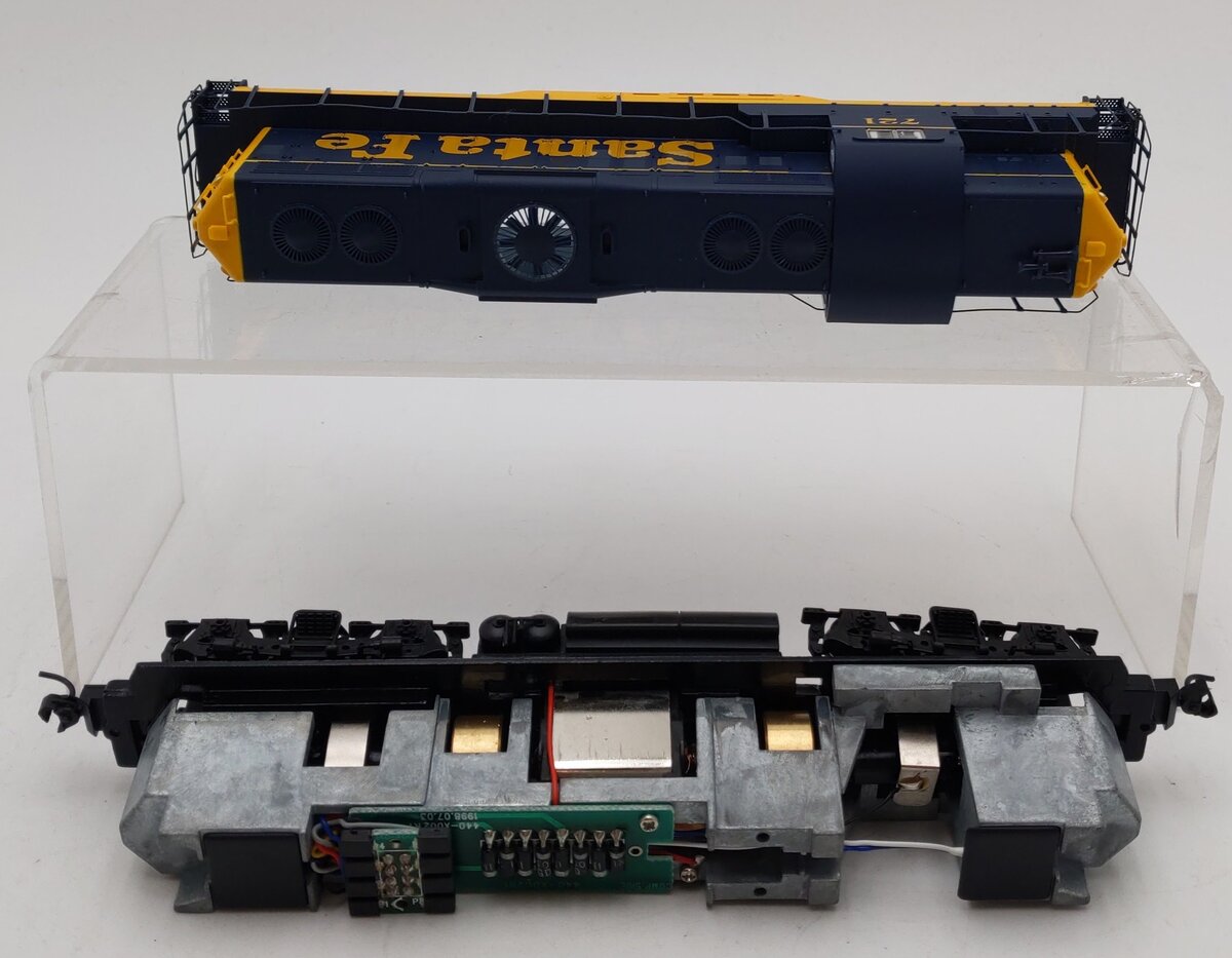Proto 2000 23696 HO Scale Santa Fe GP9 Diesel Locomotive #721 EX/Box
