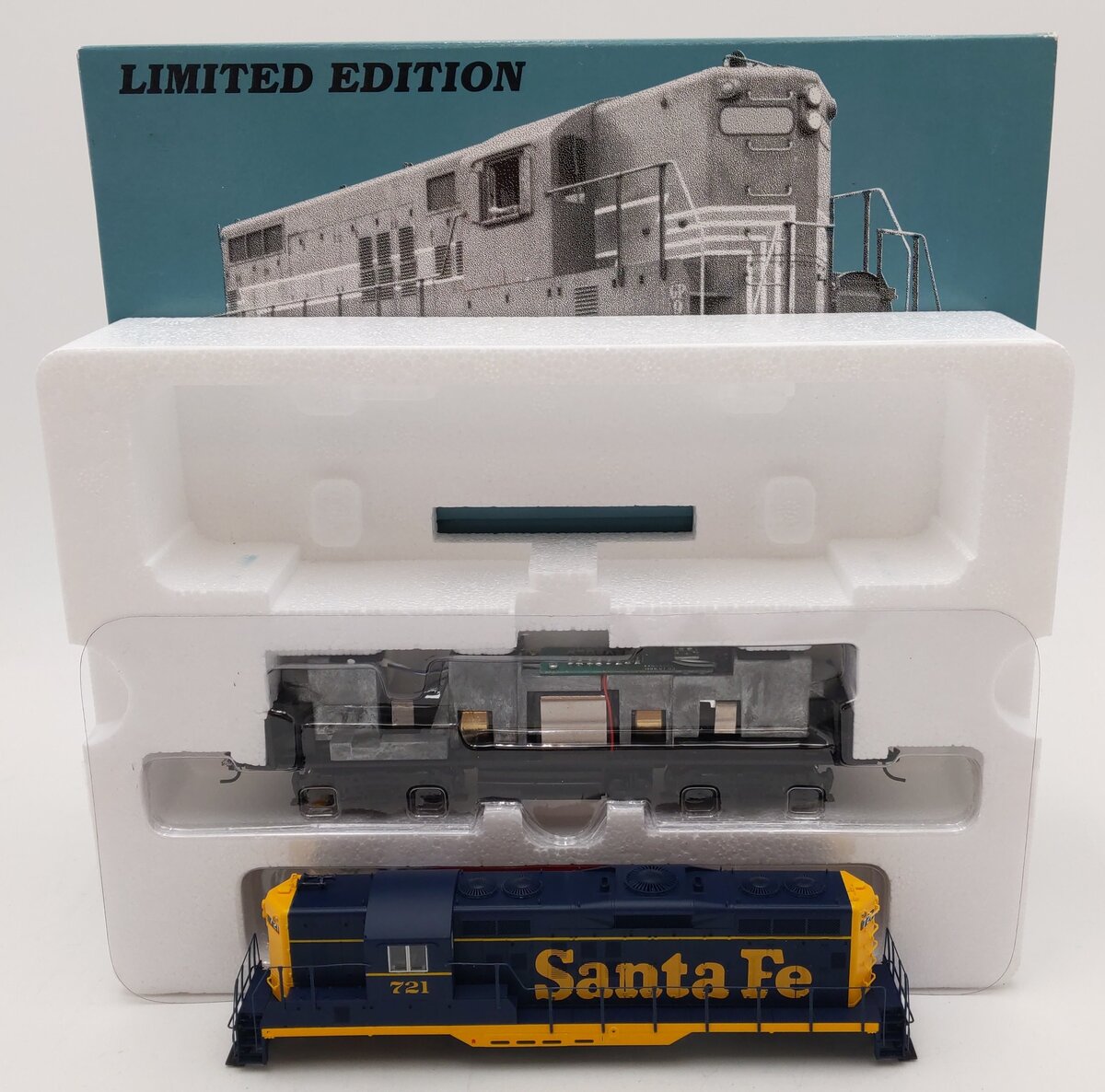 Proto 2000 23696 HO Scale Santa Fe GP9 Diesel Locomotive #721 NIB