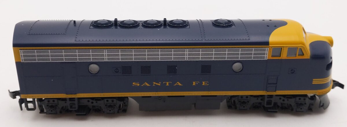 Stewart 9020 HO Scale Santa Fe F7A Phase I Early Powered Diesel Locomotive VG/Box