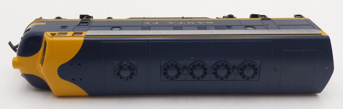 Stewart 9020 HO Scale Santa Fe F7A Phase I Early Powered Diesel Locomotive VG/Box