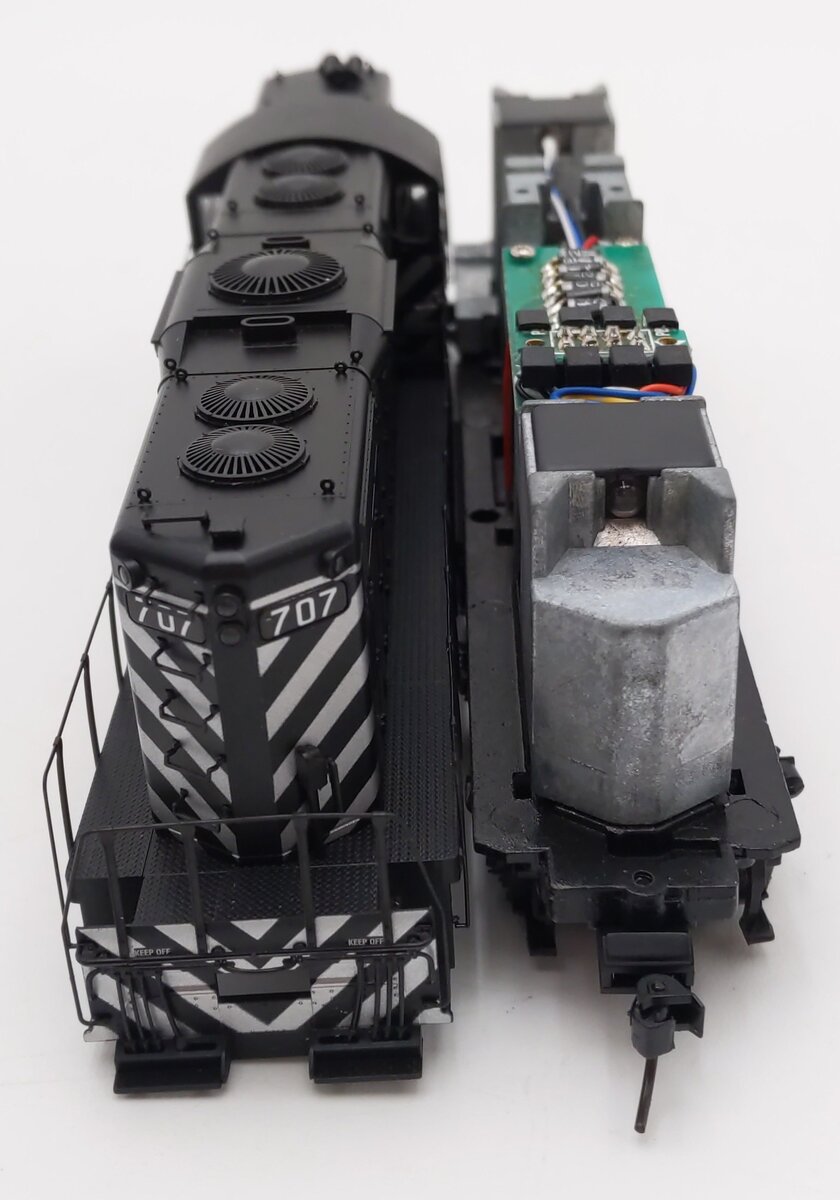 Proto 2000 23614 HO Scale ATSF EMD GP9 II Diesel Locomotive #707 LN/Box