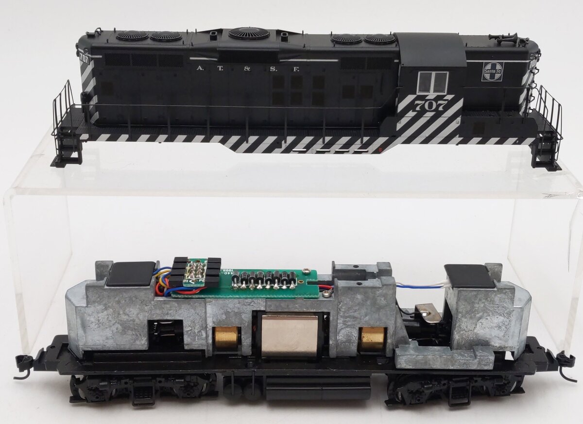 Proto 2000 23614 HO Scale ATSF EMD GP9 II Diesel Locomotive #707 LN/Box