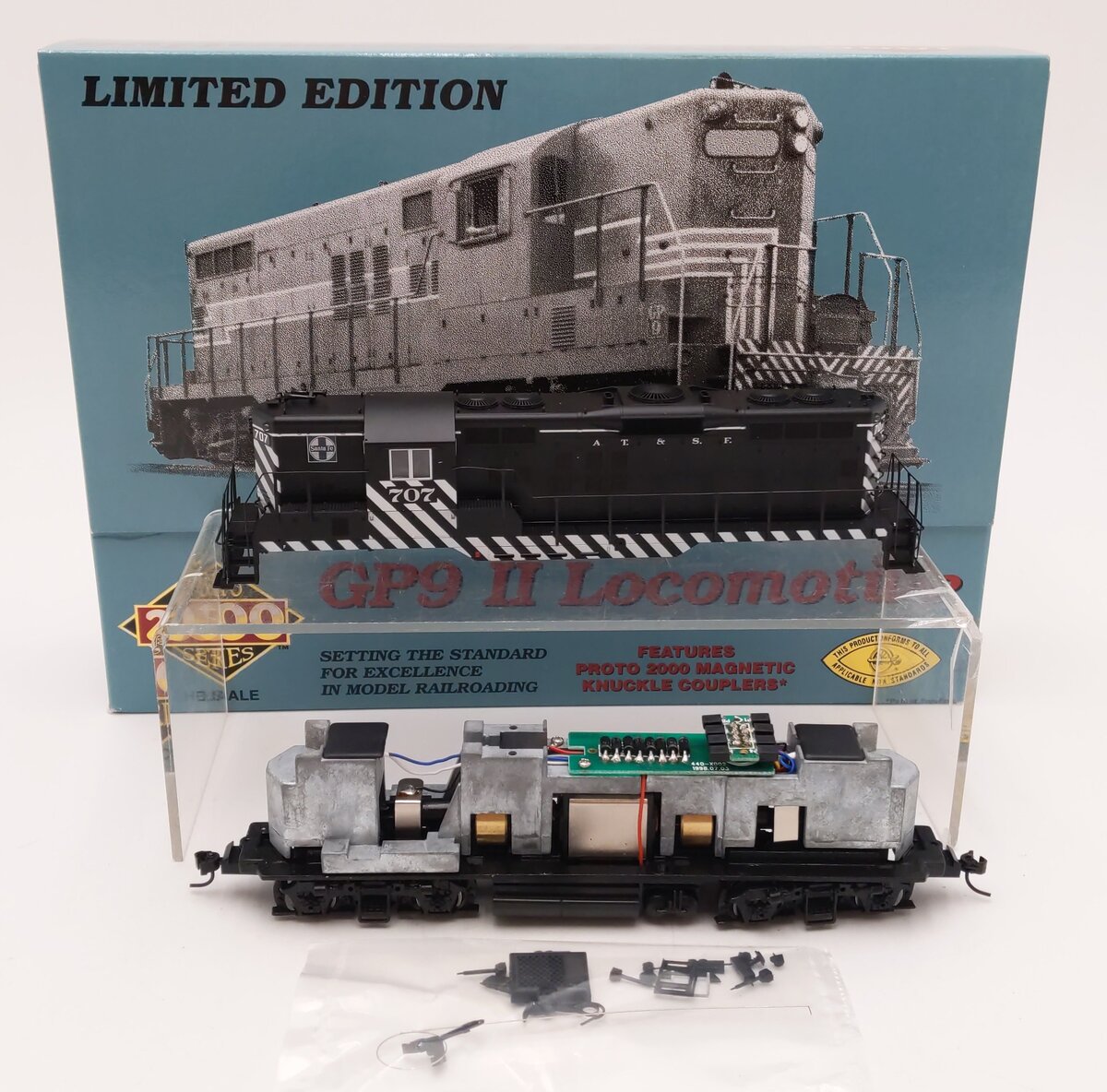 Proto 2000 23614 HO Scale ATSF EMD GP9 II Diesel Locomotive #707 LN/Box
