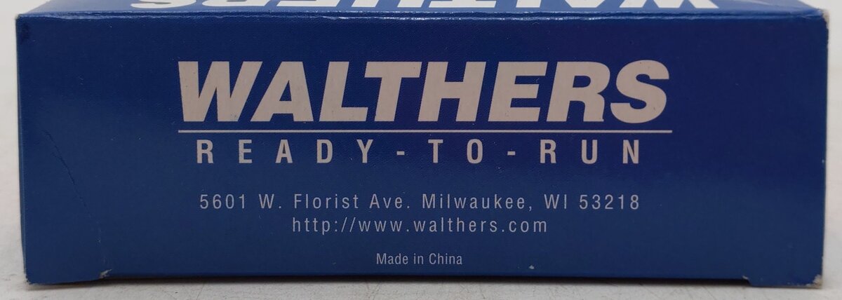 Walthers 932-6465 HO Scale Santa Fe 85' Budd Baggage Dormitory Car EX/Box