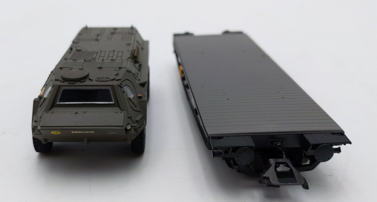 Marklin 48729 HO Scale Flatcar with Fuchs Armored Vehicle LN/Box