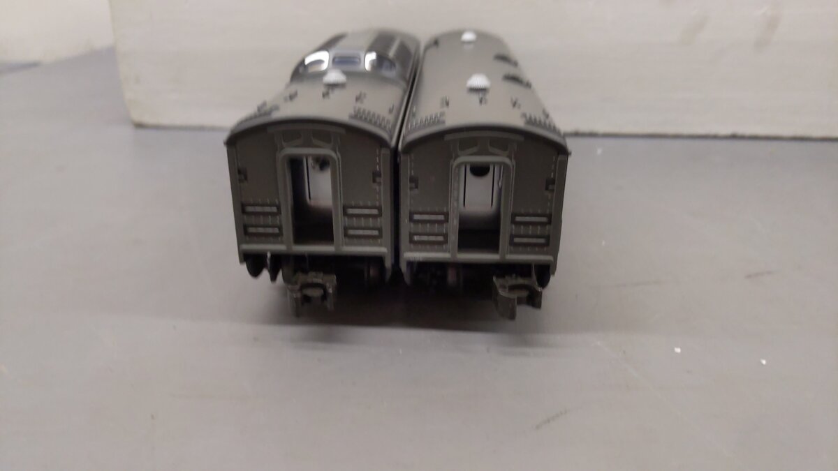 Williams 02712AO O Gauge New York Central 0-27 Streamliner 2 Car Add On EX/Box