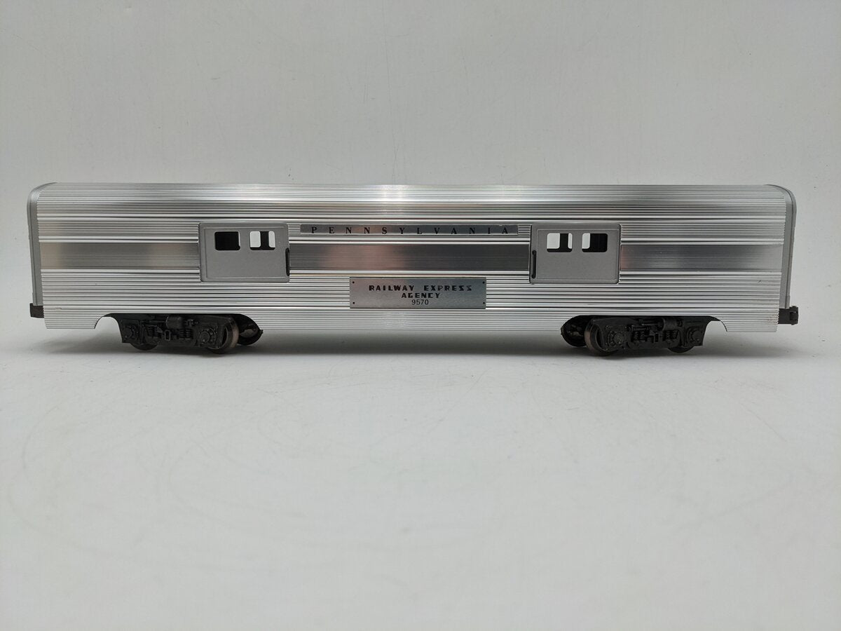 Lionel 6-9570 O Gauge Pennsylvania Railway Express Aluminum Baggage Car EX/Box