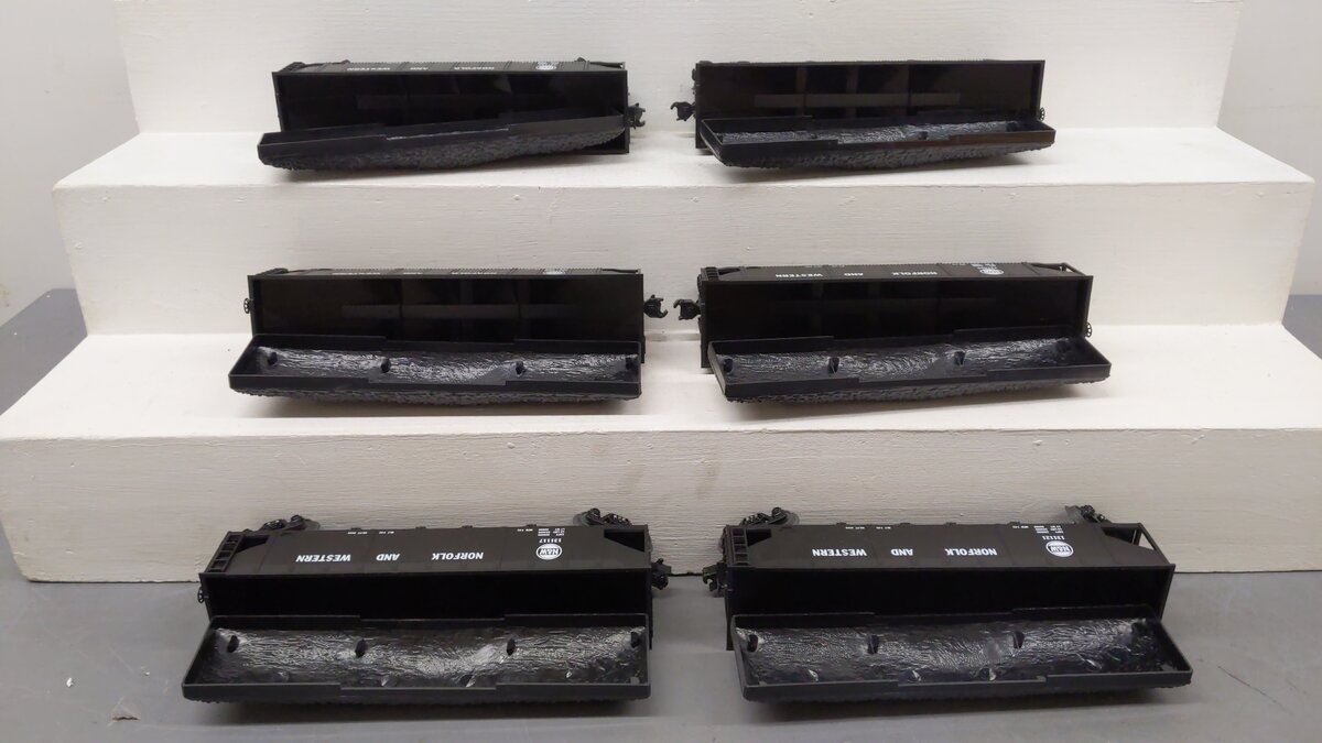 MTH 30-7535 O Gauge Norfolk & Western 4-Bay Hoppers w/Coal Loads 6-Car Set #1 EX/Box