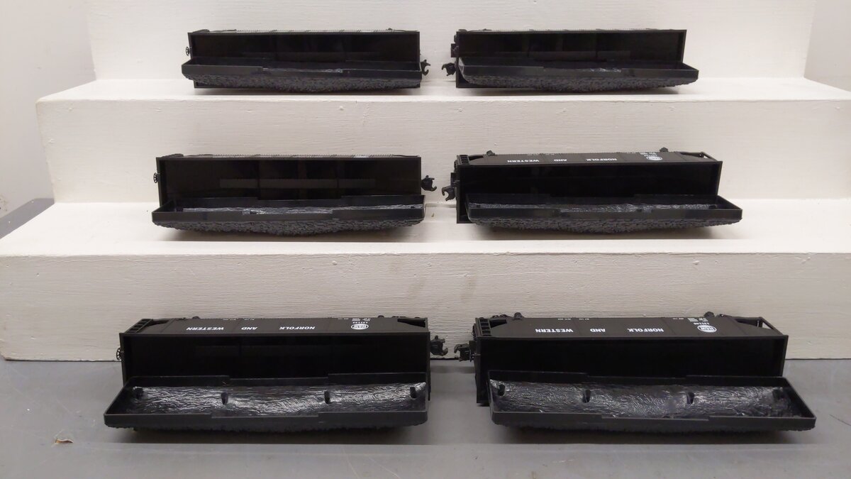 MTH 30-7536 O Gauge Norfolk & Western 4-Bay Hopper with Coal Load 6-Car Set #2 EX/Box