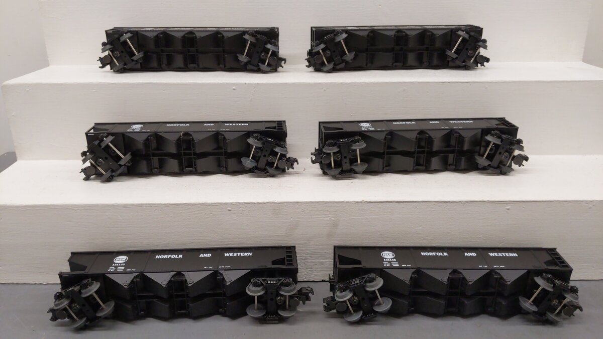 MTH 30-7536 O Gauge Norfolk & Western 4-Bay Hopper with Coal Load 6-Car Set #2 EX/Box