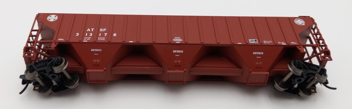 InterMountain 65361-18 N Scale ATSF 3-Bay Rib Sided Hopper #313176 LN/Box