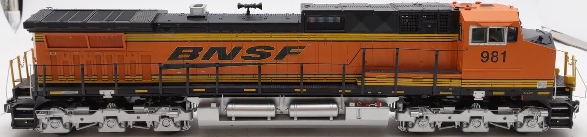 MTH 20-20664-1 O Gauge BNSF Dash-9 Diesel Engine w/ ProtoSound 3.0 #981 EX/Box