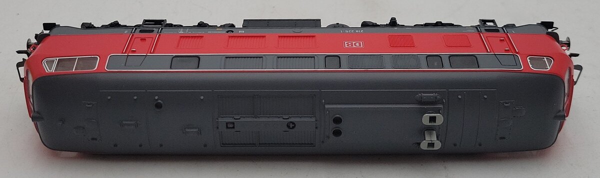 Fleischmann 4236 HO Scale DB BR218 225-1 Traffic Red Diesel Electric LN/Box