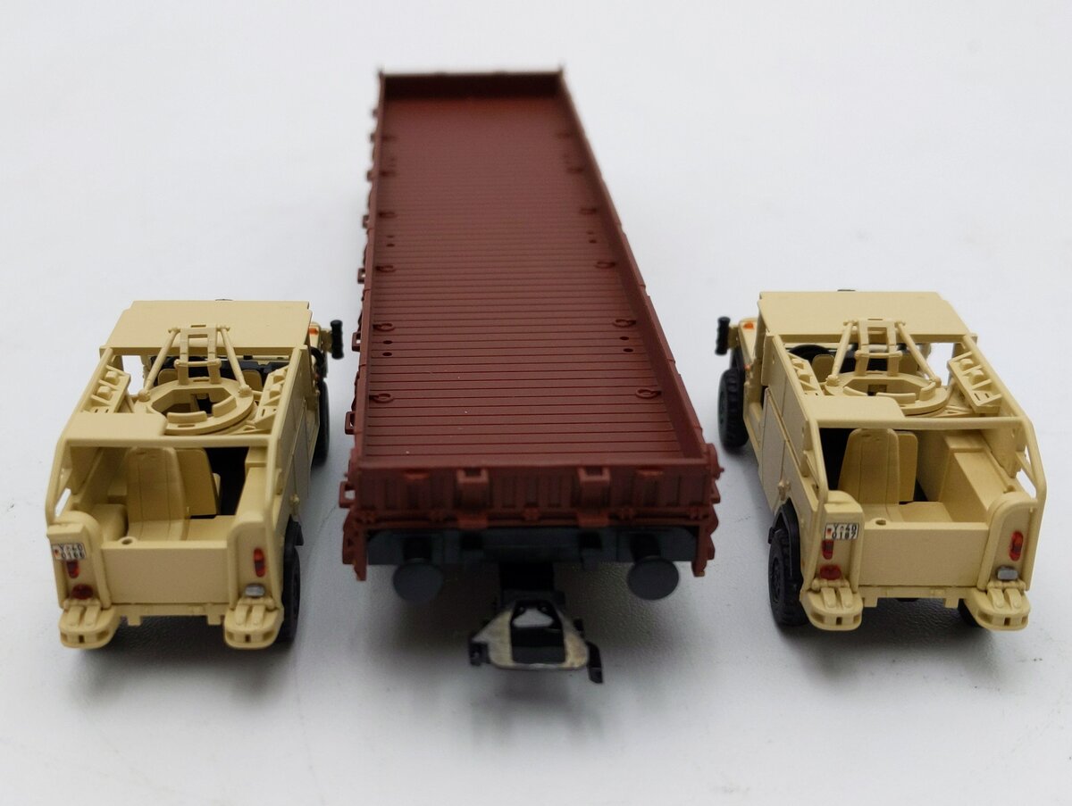 Marklin 46960 HO Scale Flatcar with Two Vehicles LN/Box
