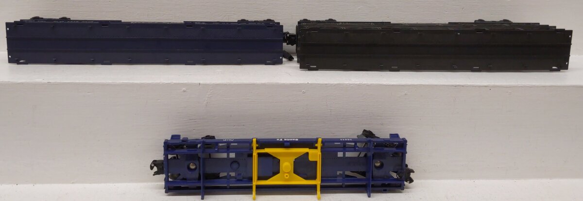 Lionel O Assorted Cars: #9123, #9125, #16611 [3] EX