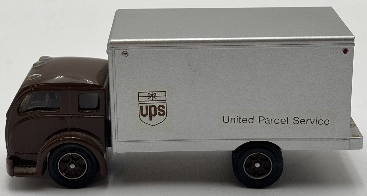 DeHanes DMC002 1:55 White 3000 Box Truck UPS EX