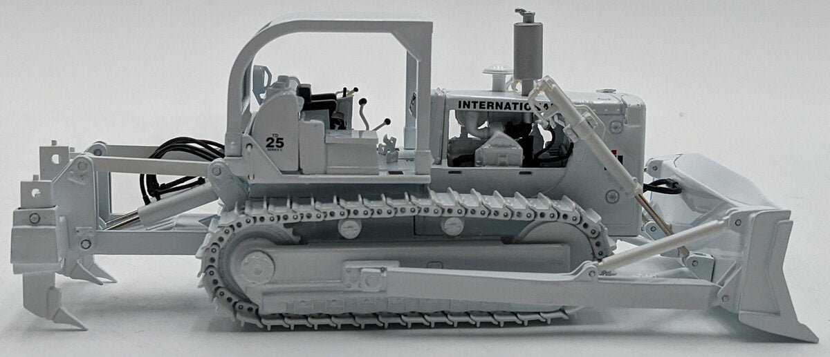 First Gear 59-3124 1:50 Diecast Intl. Harvester TD-25 Crawler Dozer White NIB