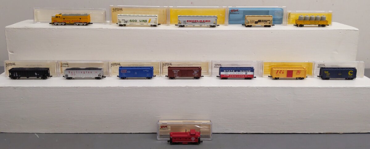 Atlas Assorted N Scale Freight Cars w/Diesel Locomotive & Caboose [13] EX/Box