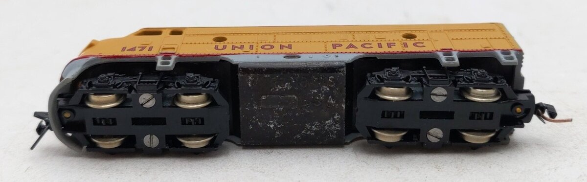 Micro-Trains 12001-2 Z Union Pacific F7A Dummy Unit Diesel Locomotive #1471 EX/Box
