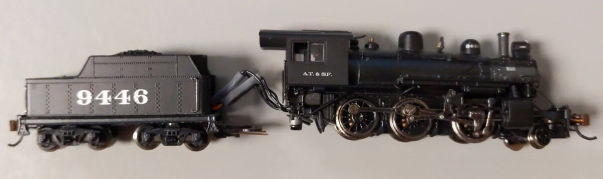 Bachmann 51754 N Santa Fe Alco 2-6-0 Steam Locomotive & Tender w/DCC #9446 EX/Box