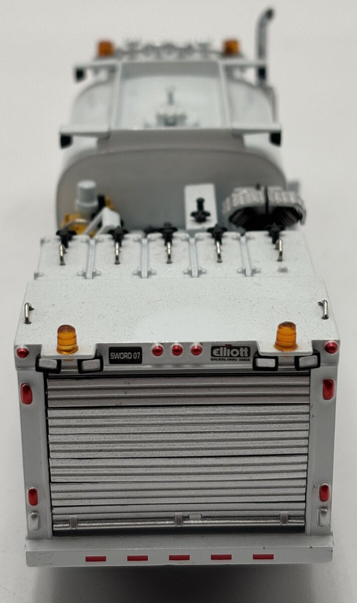 Sword Models SW2041-W 1:50 White Peterbilt 357 w/Elliot Fuel and Lube Body LN/Box