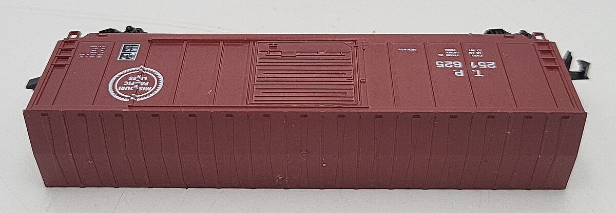Roundhouse 8889 N Scale Missouri Pacific Boxcar #251625 LN/Box