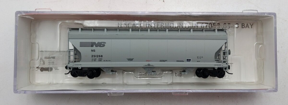 InterMountain 67053-05 N 4650 Cu. Ft. Norfolk Southern 3 Bay Hopper #251268 LN/Box