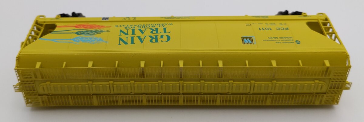 InterMountain 67092-17 N Scale PCC Grain Train 3-Bay Hopper #1011 LN/Box