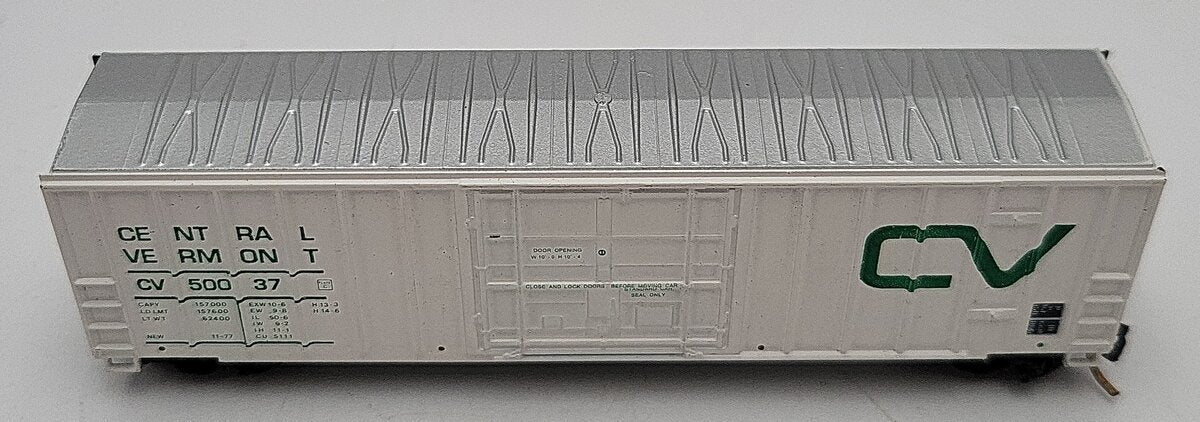 Roundhouse 8819 N Scale Central Vermont White Reefer Car #50037 LN/Box