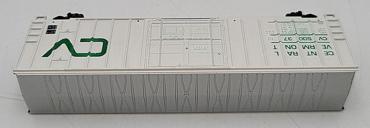 Roundhouse 8819 N Scale Central Vermont White Reefer Car #50037 LN/Box