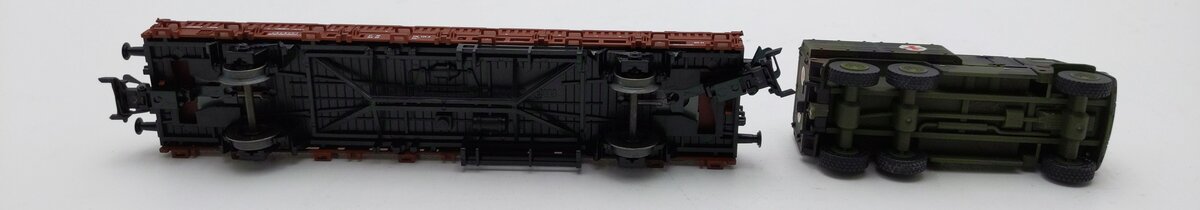 Marklin 46959 HO Scale Deutsche Bahn Flatcar w/ Transport Truck LN/Box