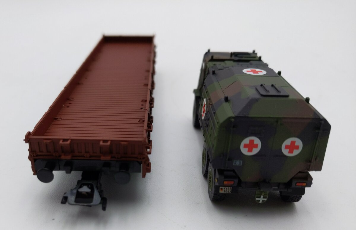 Marklin 46959 HO Scale Deutsche Bahn Flatcar w/ Transport Truck LN/Box