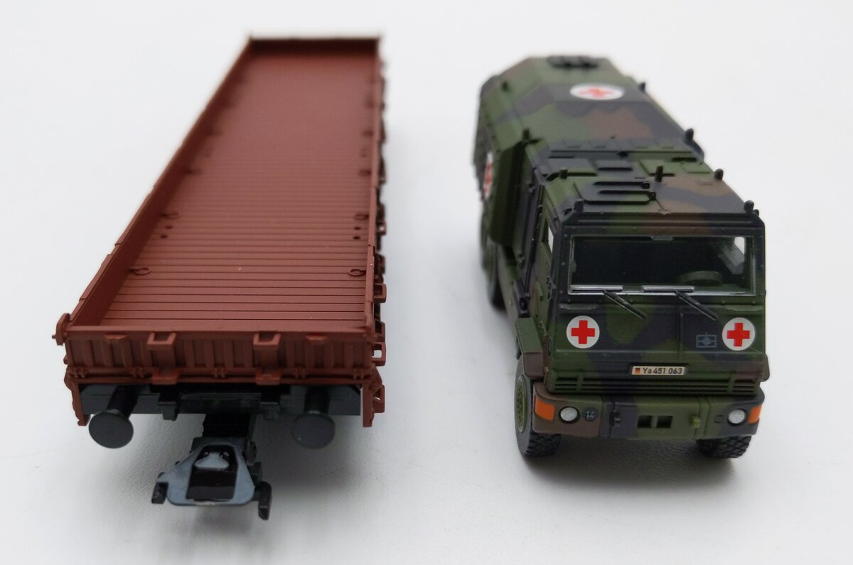 Marklin 46959 HO Scale Deutsche Bahn Flatcar w/ Transport Truck LN/Box