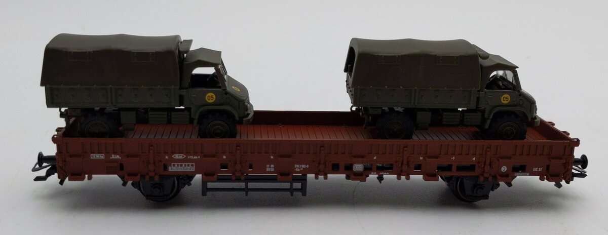 Marklin 46958 GFA: Flatcar w/2 Unimog Trucks LN/Box