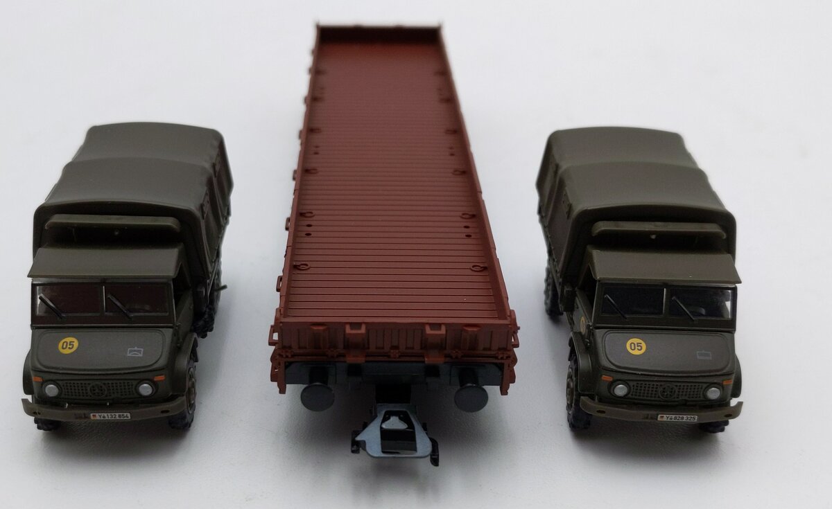 Marklin 46958 GFA: Flatcar w/2 Unimog Trucks LN/Box