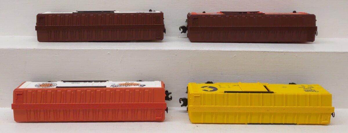 Lionel O Gauge Assorted Reefer and Boxcars: 9860, 9882, 9740, 9869 [4] EX