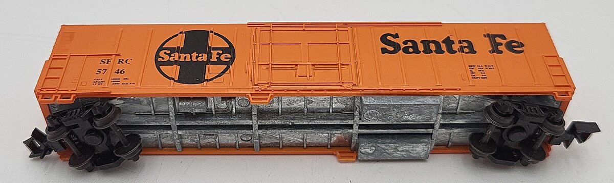 Roundhouse N Scale Santa Fe Boxcar #5746 LN/Box