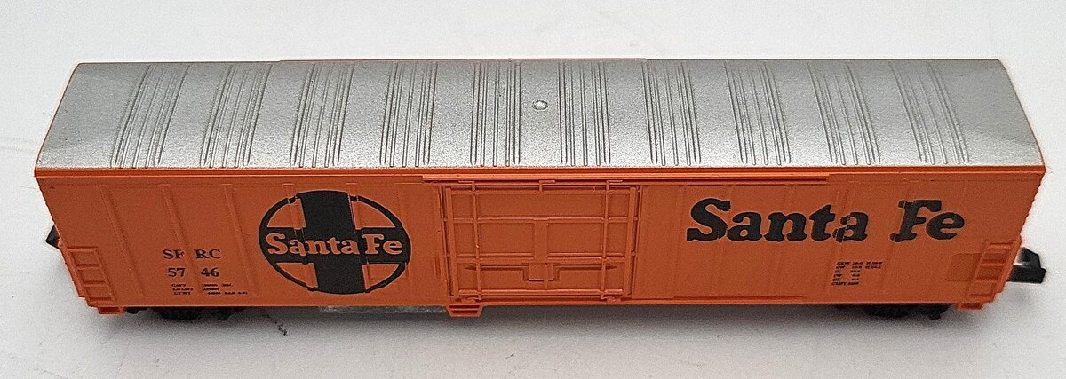 Roundhouse N Scale Santa Fe Boxcar #5746 LN/Box