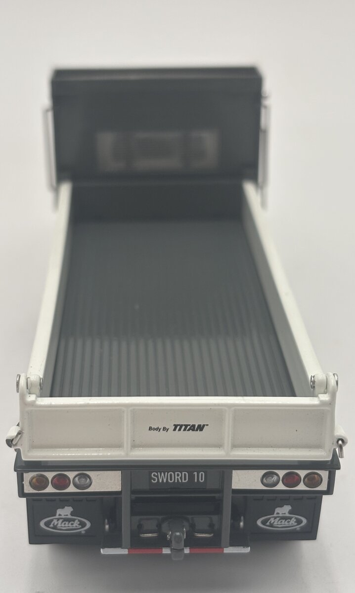 Sword Models SW2102-W 1:50 Mack Granite Flatbed Truck in White LN/Box