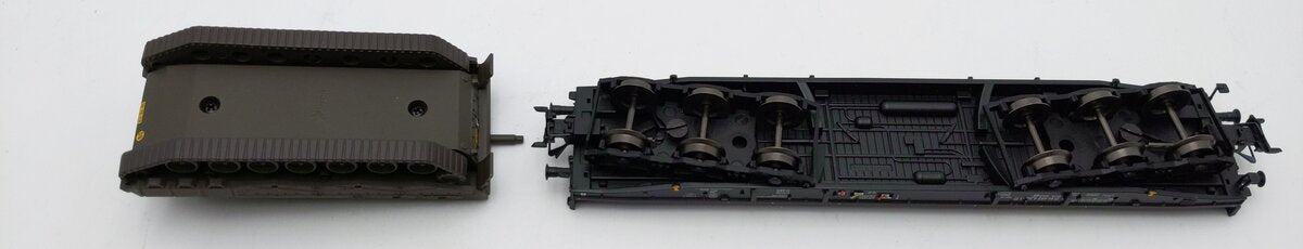 Marklin 48717 HO Scale Transport Flatcar with Leopard 2 Tank LN/Box