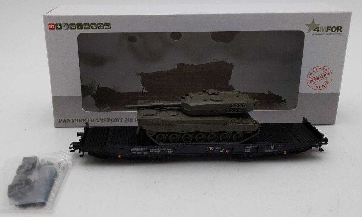 Marklin 48717 HO Scale Transport Flatcar with Leopard 2 Tank LN/Box