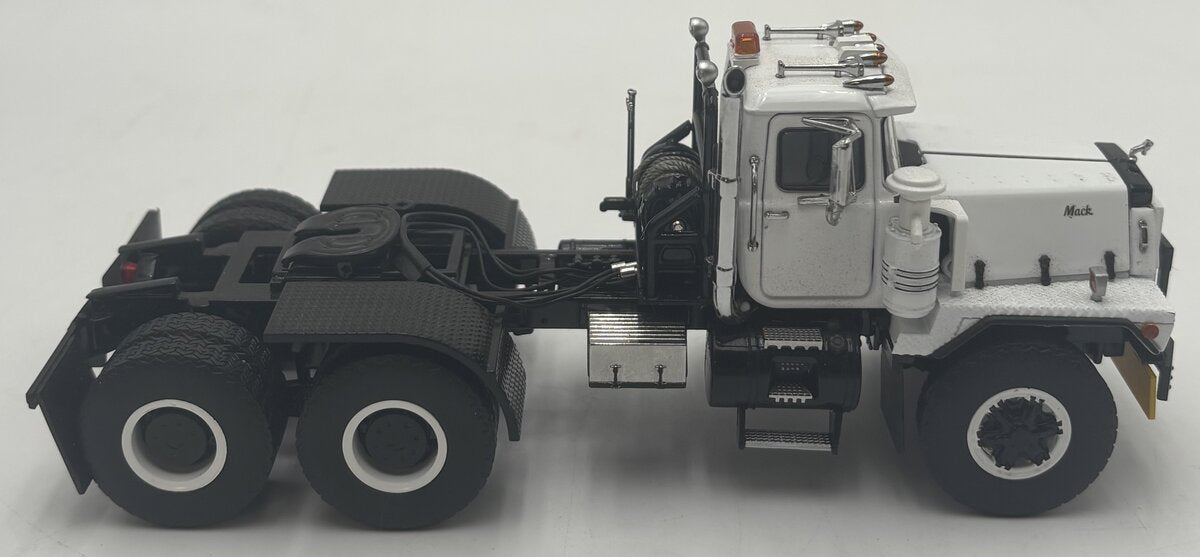 Heavy Haul Replicas HHR129D-2 1:50 Mack RD800 Tandem Axle Tractor White & Black LN/Box