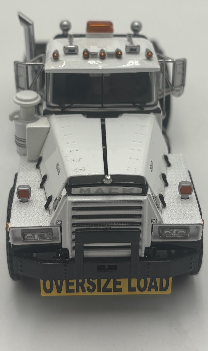 Heavy Haul Replicas HHR129D-2 1:50 Mack RD800 Tandem Axle Tractor White & Black LN/Box