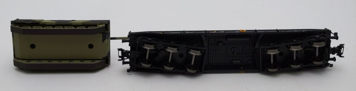 Marklin 48715 HO Scale Danish Army FlatCar Transport for Leopard LN/Box