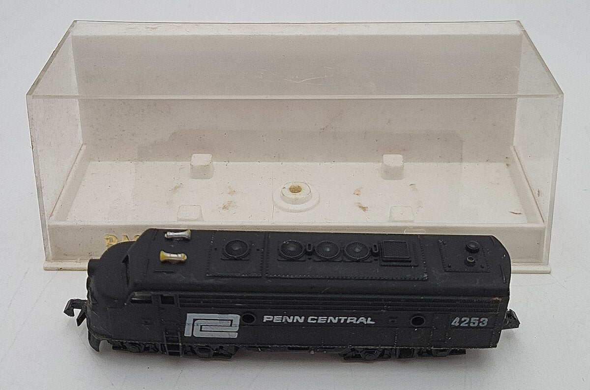 Bachmann 6014/1098 N Scale Pennsylvania Central Powered Diesel Locomotive #4253 VG/Box