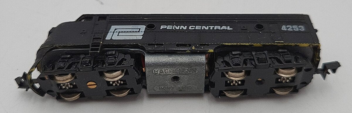 Bachmann 6014/1098 N Scale Pennsylvania Central Powered Diesel Locomotive #4253 VG/Box