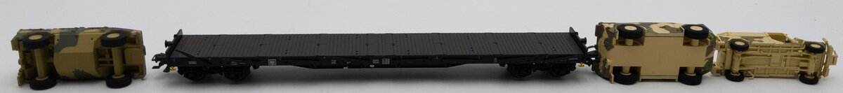 Marklin 47028 HO Scale Flat Car w/3 vehicles LN/Box