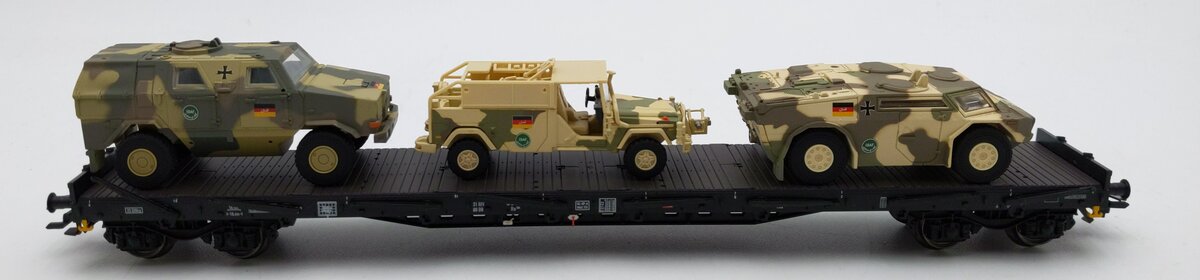 Marklin 47028 HO Scale Flat Car w/3 vehicles LN/Box